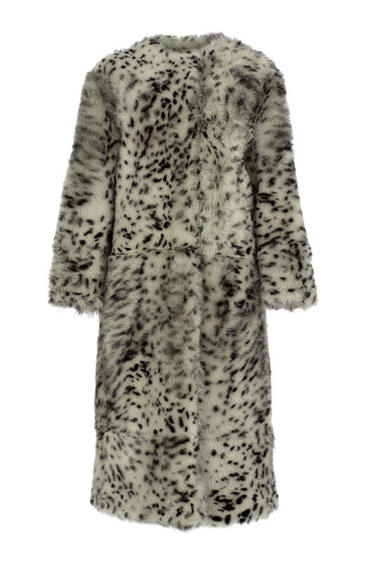 Dalmatian Shearling Coat LOOK 01 - Camille Charrière x Zeynep Arçay Collection